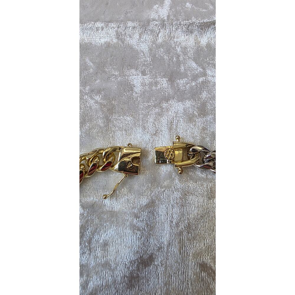 Cuban Link Maximalist Choker Two Tone 15 inches* - Picture 5 of 7